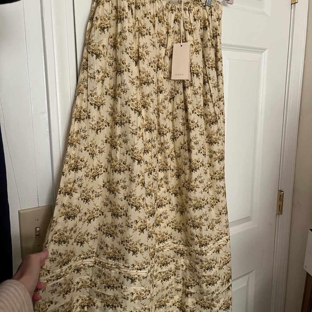 DÔEN NWT Marcie skirt in citron rosier floral - Picture 15 of 16